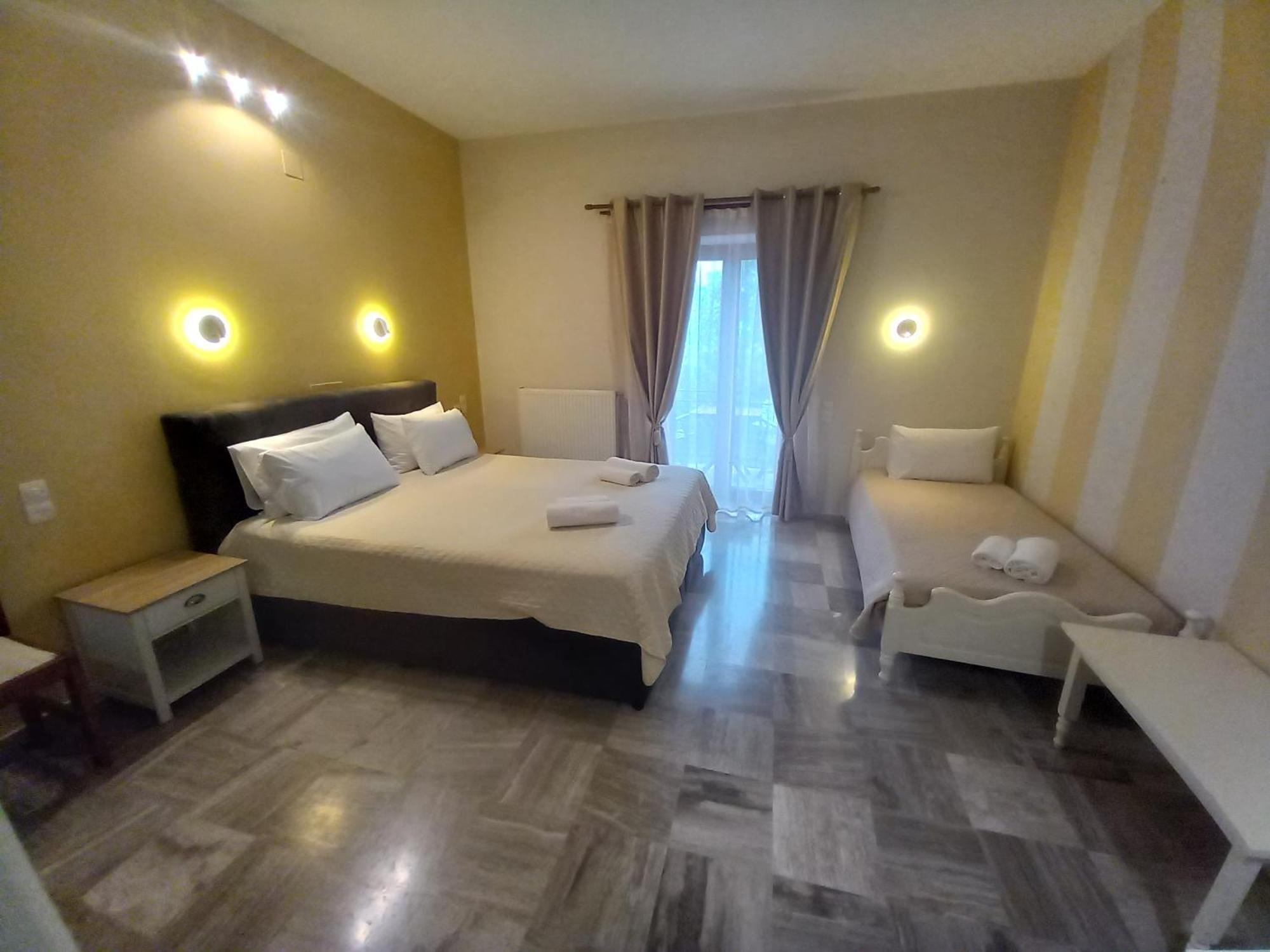 Hermes Hotel Митимна Екстериор снимка