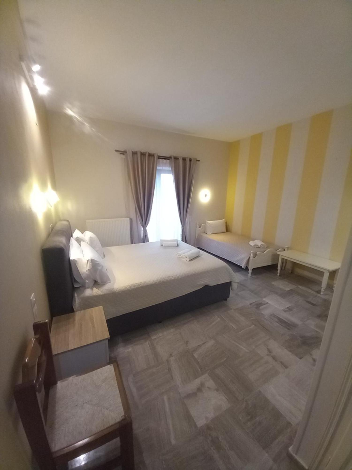 Hermes Hotel Митимна Екстериор снимка